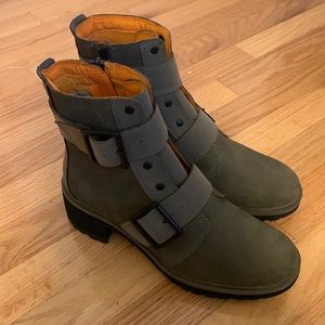 Timberland olive green ankle booties